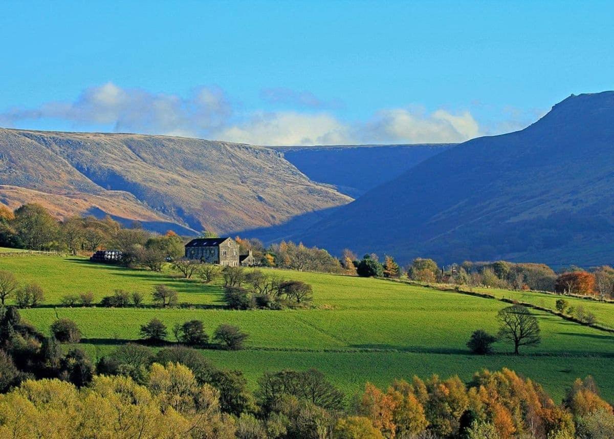 Отель Dovestone Holiday Park Greenfield  Экстерьер фото